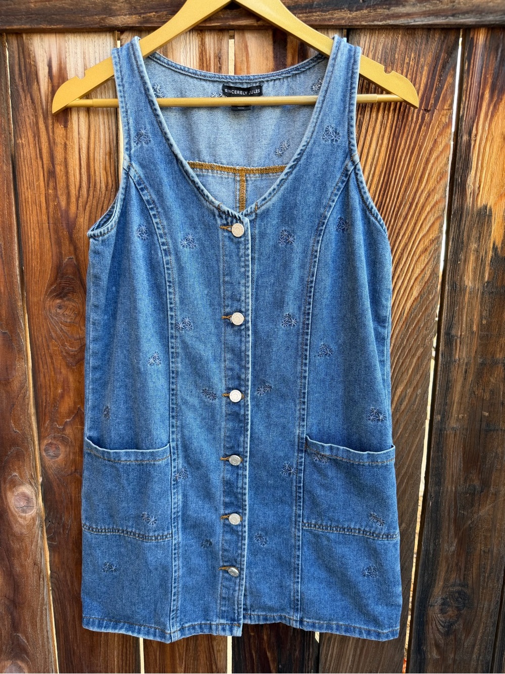 Embroidered Denim Button Down Dress Small
Sincerely Jules